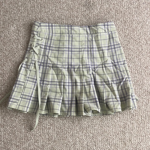 Dresses & Skirts - green pleated skirt